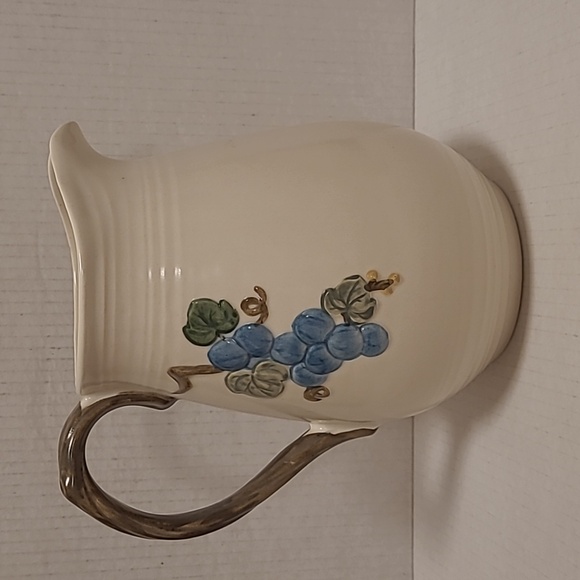 Vintage Metlox Poppytrail Pitcher with Blue Grapes - Picture 7 of 16